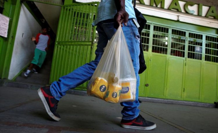 Tanzania bans plastics