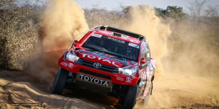 Botswana desert racing draws tourist