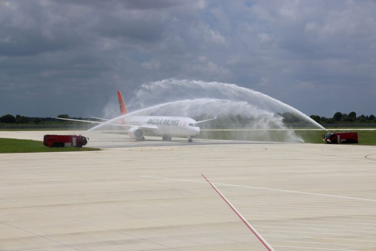 PRESS RELEASE: TAAG Angola Airlines Takes Delivery of its First Boeing 787 Dreamliner